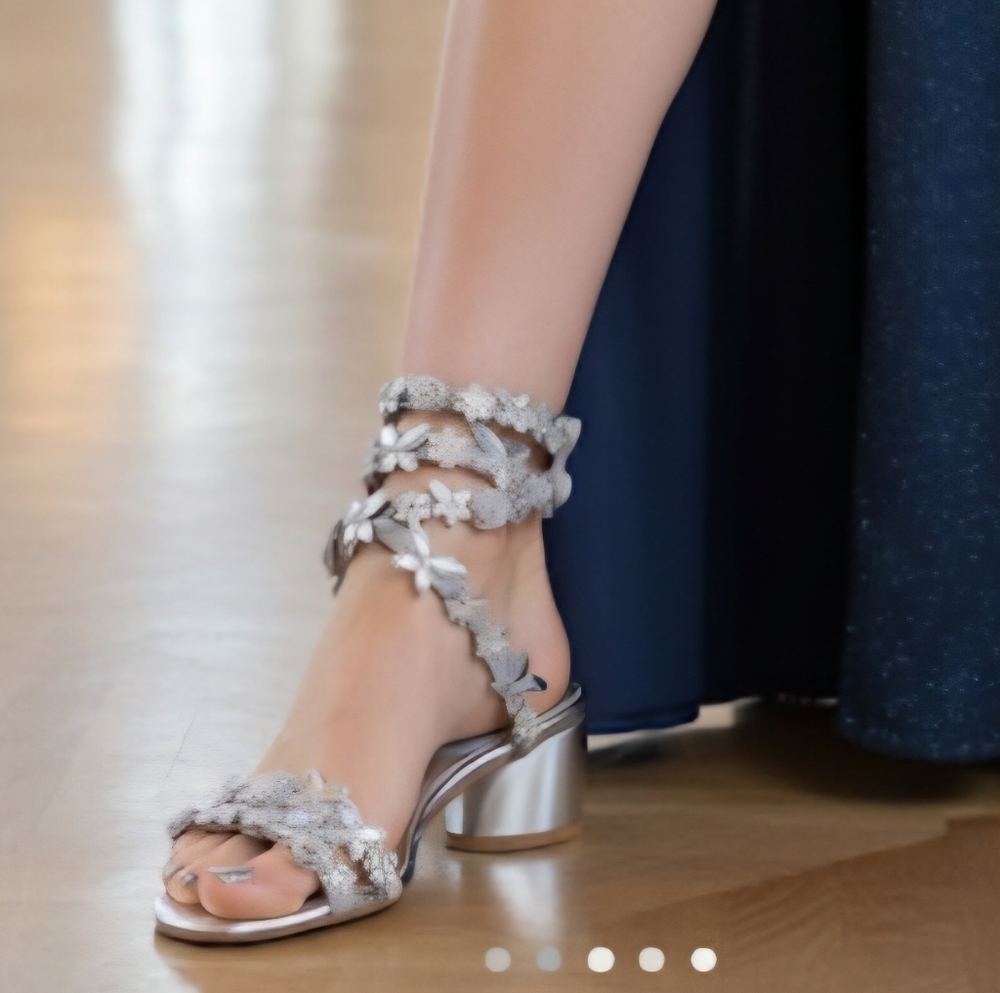 NWOB Copper Key Metallic Embellished Women's Prom Sandals Size 9.5
